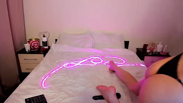 EsterCarter online show from January 31, 2025, 2:49 pm