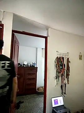 Jestebanano online show from September 11, 2025, 1:55 pm