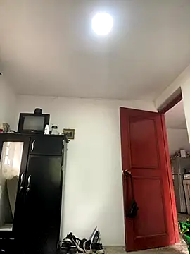 Jestebanano online show from October 23, 2025, 1:32 pm