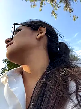 Snapshot of AleFantasy0001 chatting on December 1, 2025, 10:10 pm AleFantasy0001 online show from December 1, 2025, 10:10 pm