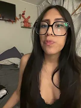 Snapshot of AleFantasy0001 chatting on November 4, 2025, 4:16 am AleFantasy0001 online show from November 4, 2025, 4:16 am