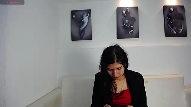 Melodi Roux online show from April 6, 2026, 1:45 pm