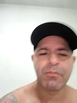 Snapshot of Marciogrei chatting on December 15, 2025, 8:03 pm Marciogrei online show from December 15, 2025, 8:03 pm