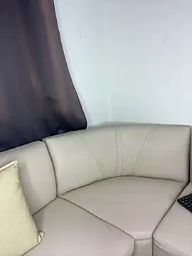 MattDevon online show from April 18, 2026, 3:42 am