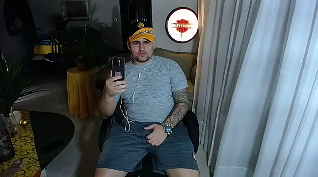 pitbullveryhot online show from February 10, 2025, 9:58 am