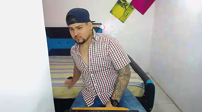 pitbullveryhot online show from March 16, 2025, 3:14 am