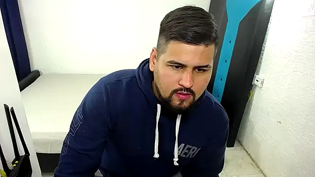 pitbullveryhot online show from October 13, 2025, 12:40 pm