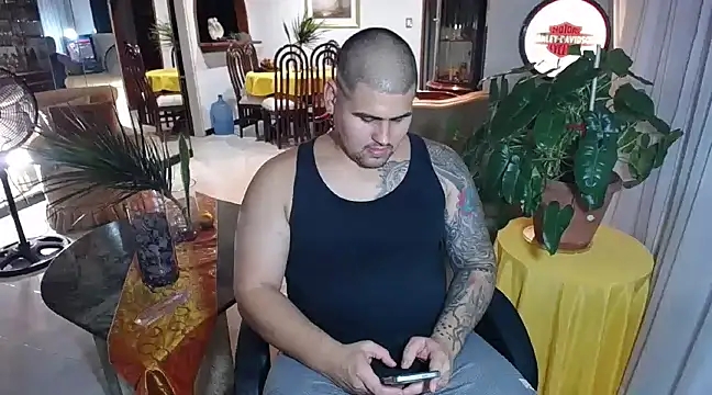 pitbullveryhot online show from February 8, 2025, 2:47 am