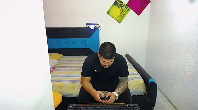 pitbullveryhot online show from March 20, 2025, 11:56 pm