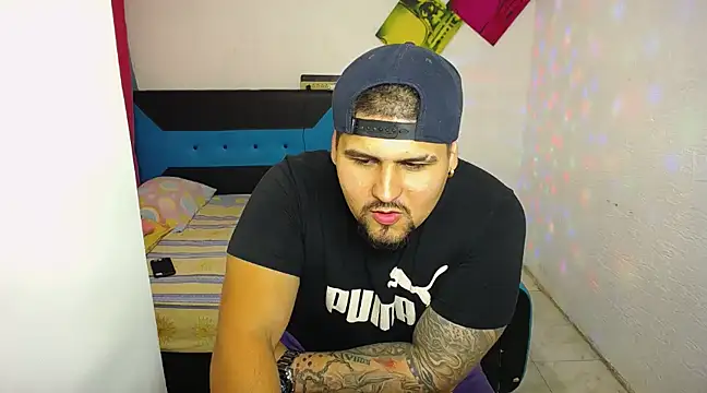 pitbullveryhot online show from March 19, 2025, 7:18 am