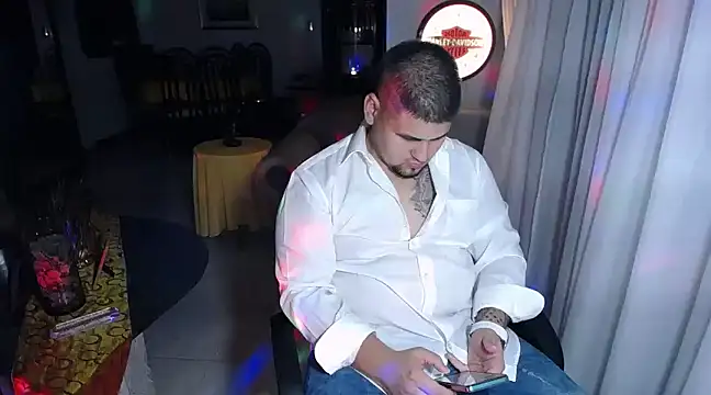 pitbullveryhot online show from March 3, 2025, 8:30 am