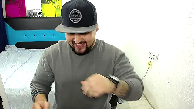 pitbullveryhot online show from October 3, 2025, 2:15 am