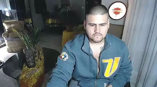 pitbullveryhot online show from February 13, 2025, 6:20 am