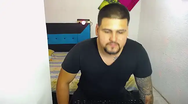 pitbullveryhot online show from March 21, 2025, 3:01 am