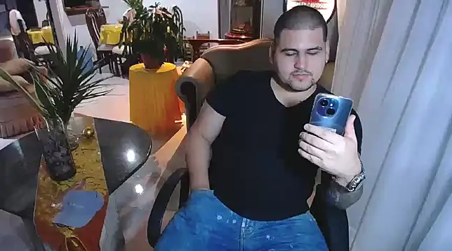 pitbullveryhot online show from February 11, 2025, 6:08 am