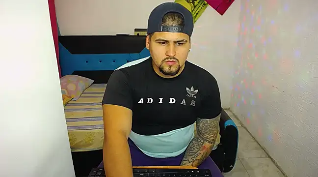 pitbullveryhot online show from March 19, 2025, 4:14 am