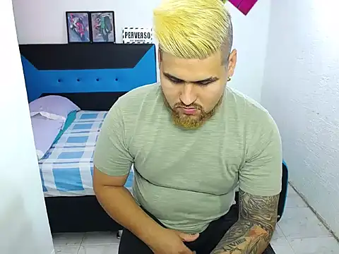 pitbullveryhot online show from December 6, 2024, 2:00 pm