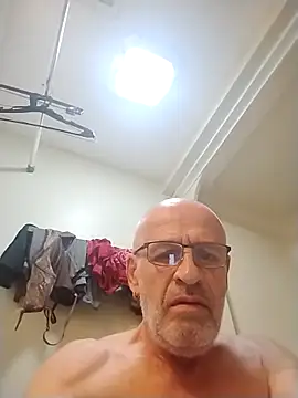 Snapshot of geilerschwanz64 chatting on November 6, 2025, 6:39 am geilerschwanz64 online show from November 6, 2025, 6:39 am