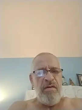 geilerschwanz64 online show from July 15, 2026, 9:55 pm