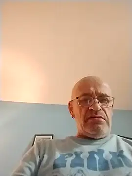 Snapshot of geilerschwanz64 chatting on November 4, 2025, 10:41 am geilerschwanz64 online show from November 4, 2025, 10:41 am