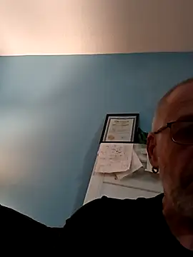 Snapshot of geilerschwanz64 chatting on March 7, 2025, 10:35 am geilerschwanz64 online show from March 7, 2025, 10:35 am
