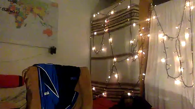 Snapshot of TowaFreespirit chatting on December 4, 2024, 9:40 pm TowaFreespirit online show from December 4, 2024, 9:40 pm