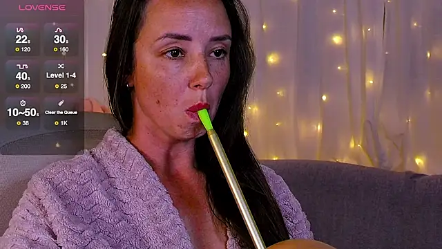 Snapshot of Miss_Milka chatting on May 17, 2026, 8:31 pm Miss Milka online show from May 17, 2026, 8:31 pm