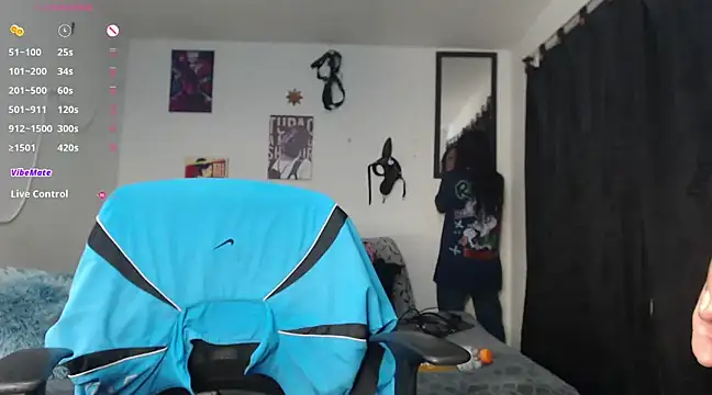 Snapshot of katianzayn chatting on January 6, 2025, 5:49 pm katianzayn online show from January 6, 2025, 5:49 pm