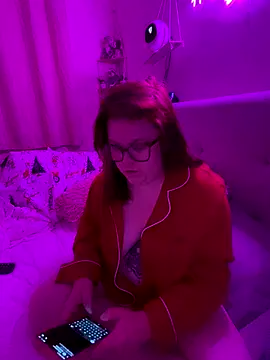 Snapshot of Tallulah-mae-xoxox chatting on November 22, 2025, 11:25 pm Tallulah-mae-xoxox online show from November 22, 2025, 11:25 pm