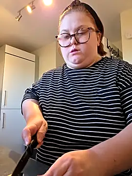 Snapshot of Tallulah-mae-xoxox chatting on November 8, 2025, 3:26 pm Tallulah-mae-xoxox online show from November 8, 2025, 3:26 pm