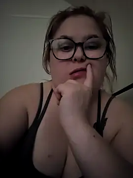 Snapshot of Tallulah-mae-xoxox chatting on November 1, 2025, 1:16 pm Tallulah-mae-xoxox online show from November 1, 2025, 1:16 pm