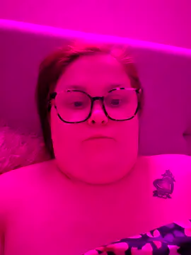 Snapshot of Tallulah-mae-xoxox chatting on November 4, 2025, 10:02 pm Tallulah-mae-xoxox online show from November 4, 2025, 10:02 pm