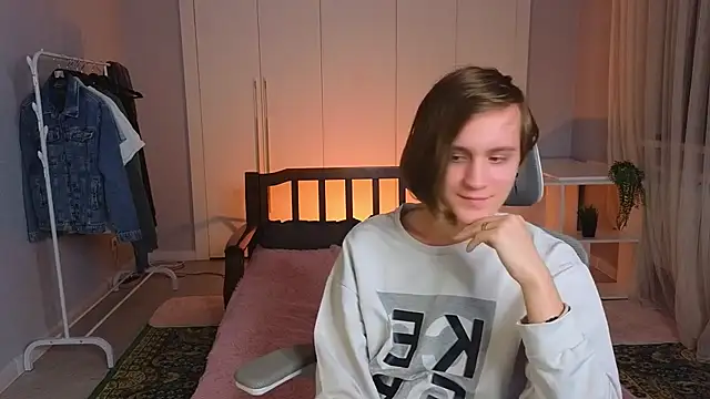 nikompell online show from March 14, 2025, 6:50 pm