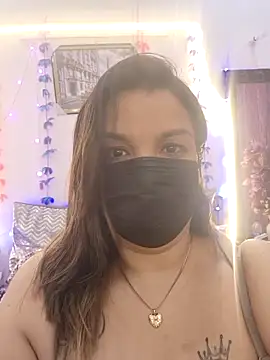 Snapshot of Archi-07 chatting on October 24, 2025, 10:09 pm Archi-07 online show from October 24, 2025, 10:09 pm