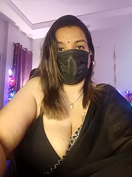 Snapshot of Archi-07 chatting on November 3, 2025, 9:24 am Archi-07 online show from November 3, 2025, 9:24 am