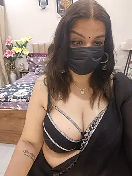 Snapshot of Archi-07 chatting on July 4, 2026, 6:23 pm Archi-07 online show from July 4, 2026, 6:23 pm
