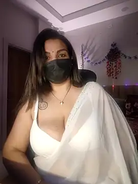 Snapshot of Archi-07 chatting on November 17, 2025, 6:01 pm Archi-07 online show from November 17, 2025, 6:01 pm