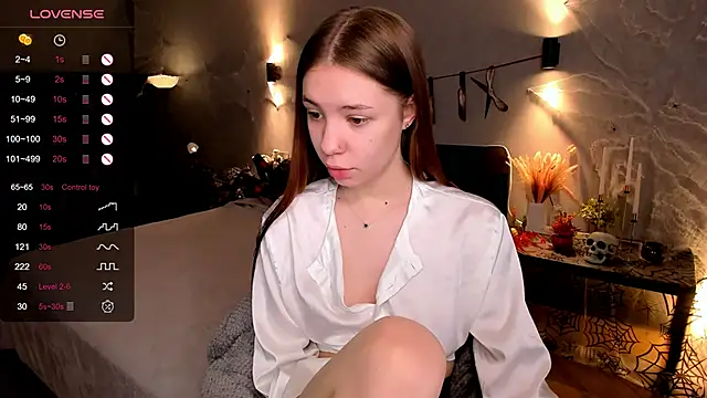 Snapshot of MilliBrown_ chatting on November 2, 2025, 8:08 am MilliBrown online show from November 2, 2025, 8:08 am