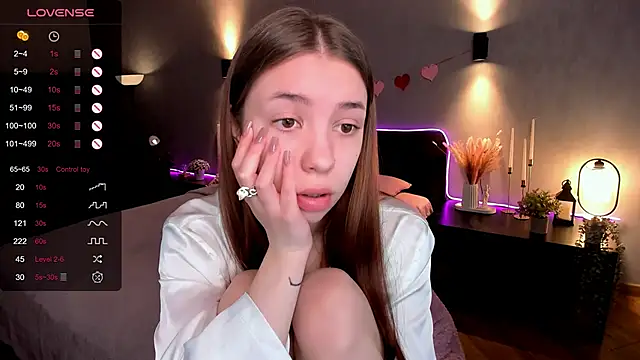 Snapshot of MilliBrown_ chatting on November 22, 2025, 8:24 am MilliBrown online show from November 22, 2025, 8:24 am