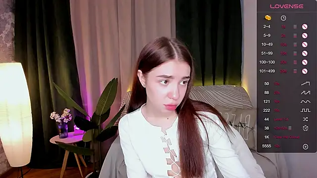 Snapshot of MilliBrown_ chatting on March 8, 2025, 11:37 am MilliBrown online show from March 8, 2025, 11:37 am