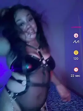 Snapshot of camiliaskye chatting on June 20, 2026, 3:44 am camiliaskye online show from June 20, 2026, 3:44 am