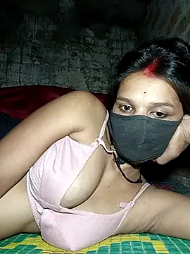 Hoty girl 143 online show from May 8, 2026, 12:58 am