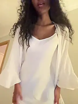 IamCrystal2 online show from December 15, 2024, 5:20 pm