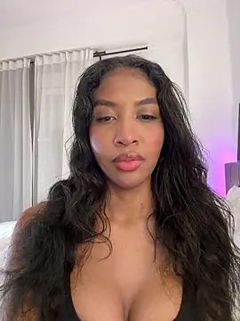 Snapshot of IamCrystal2 chatting on June 16, 2026, 12:54 am IamCrystal2 online show from June 16, 2026, 12:54 am
