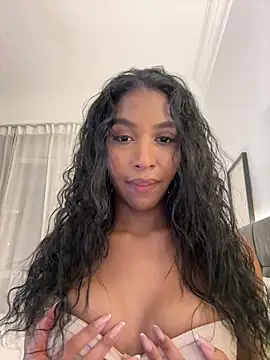 Snapshot of IamCrystal2 chatting on May 15, 2026, 11:25 pm IamCrystal2 online show from May 15, 2026, 11:25 pm