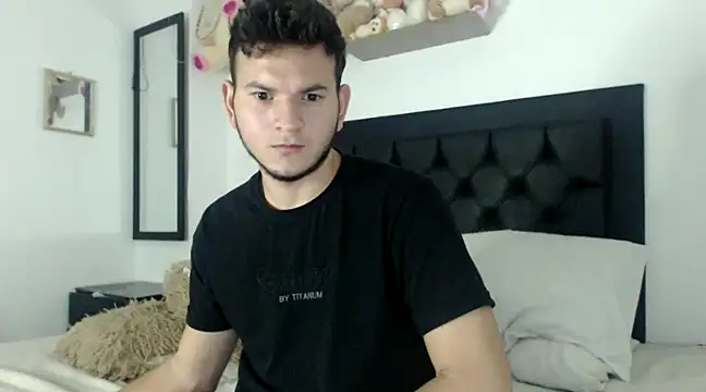 Snapshot of Latin_Boy24 chatting on February 12, 2025, 4:44 am Latin Boy24 online show from February 12, 2025, 4:44 am