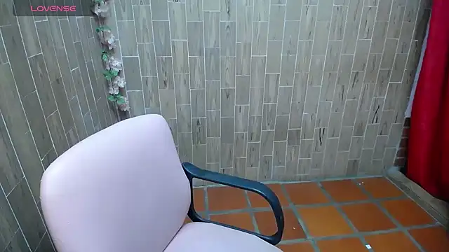 Snapshot of solyeria chatting on December 5, 2025, 3:49 am solyeria online show from December 5, 2025, 3:49 am