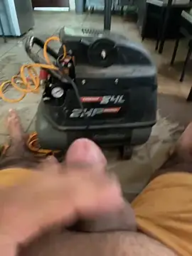 Snapshot of Lui19892 chatting on October 29, 2025, 5:45 pm Lui19892 online show from October 29, 2025, 5:45 pm