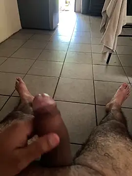 Snapshot of Lui19892 chatting on October 4, 2025, 5:36 pm Lui19892 online show from October 4, 2025, 5:36 pm