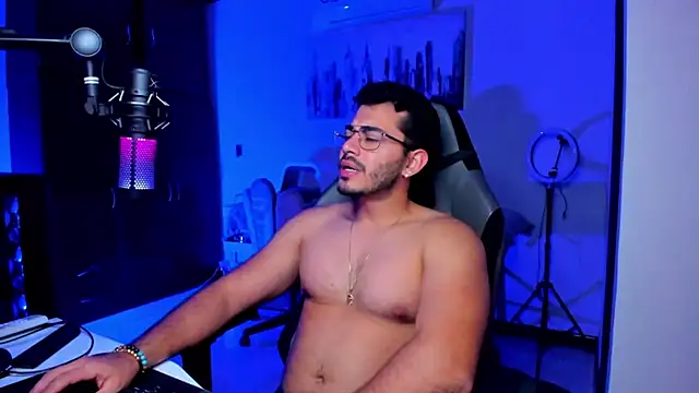 BrunoD31 online show from November 18, 2025, 3:43 am